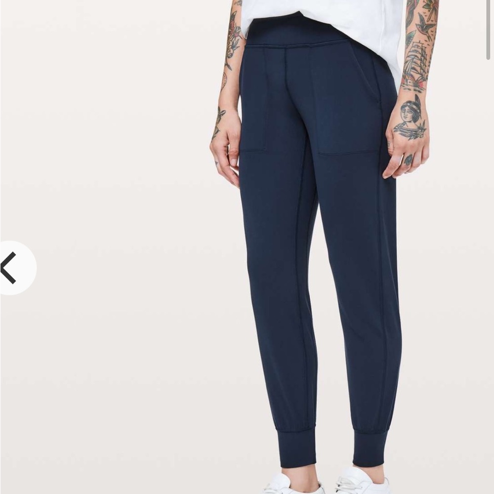 Lululemon Align jogger navy blue size 6